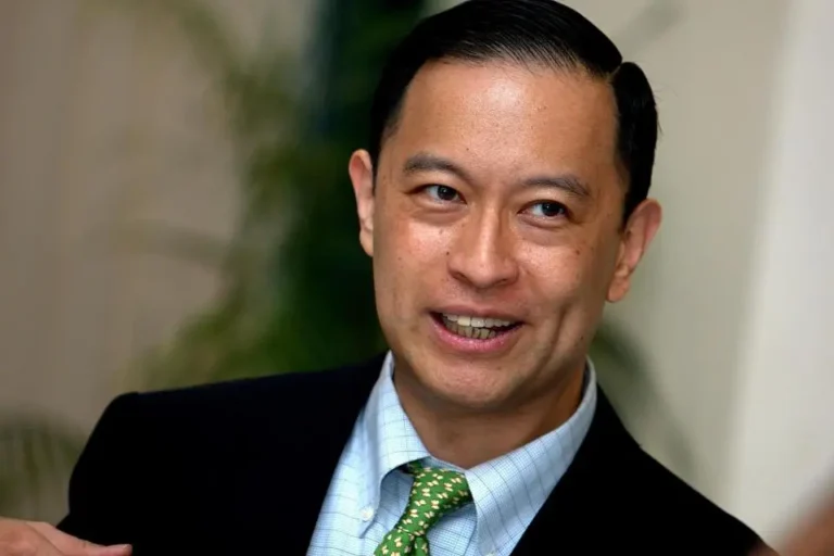 Analisis Ujang Komarudin: Penetapan Tom Lembong sebagai Tersangka Korupsi analisis-ujang-komarudin-penetapan-tom-lembong-sebagai-tersangka-korupsi