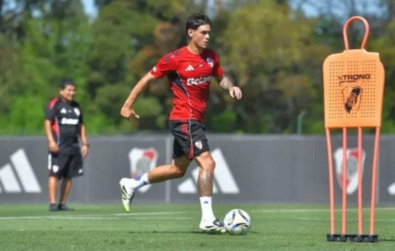 Seorang bek River Plate masuk radar klub Italia. Namun manajemen menolak tawaran pinjaman dan memilih mempertahankannya.